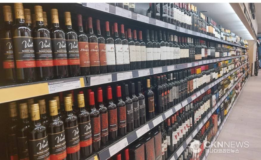 ๋ด์ผ๋ถํฐ ์ ๊ฐ ๋ ์ค๋ฅธ๋คโฆ ๋งฅ์ฃผยท์์ธ ๊ฐ๊ฒฉ ์ค์ธ์ ์๊ณ